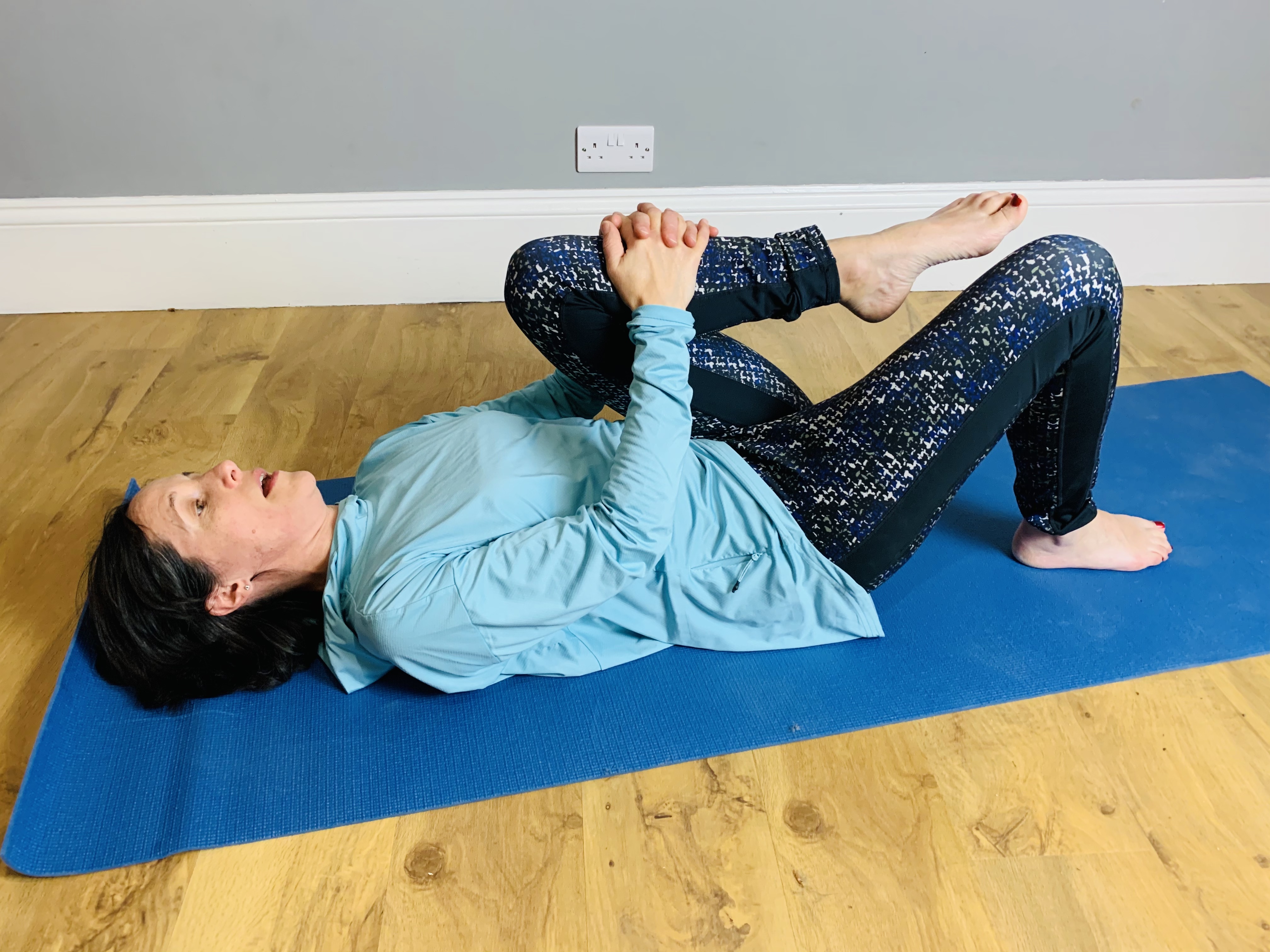 pelvic floor stretches: hip flexion